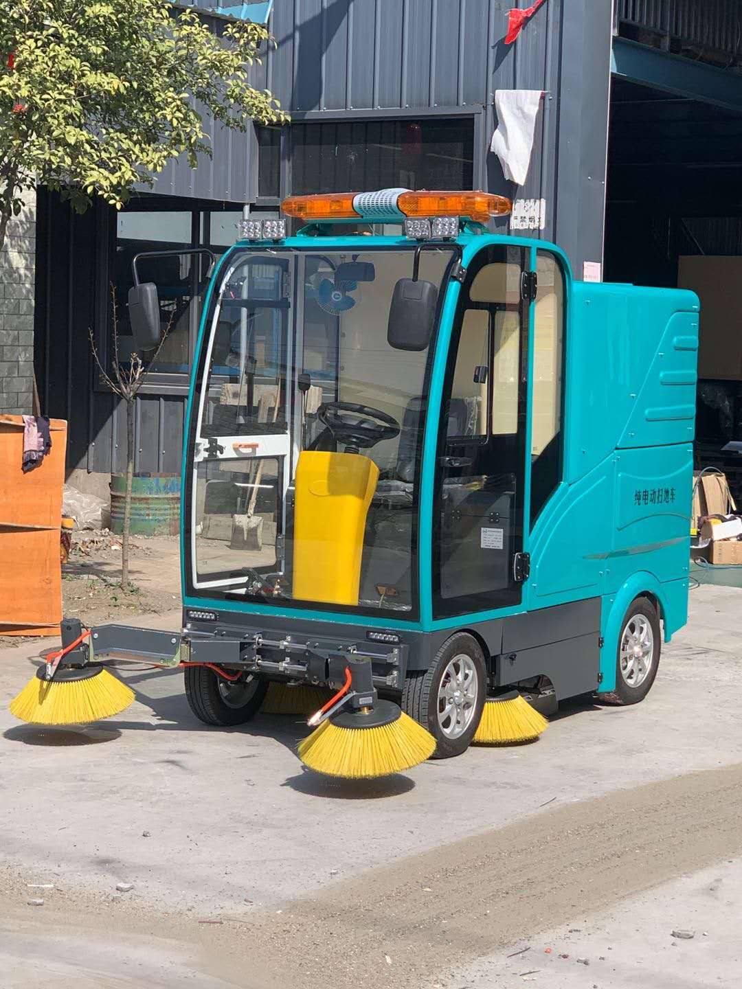 洁士AM2500TM电动四轮全封闭驾驶式扫地车/四轮全封闭驾驶式蜜柚APP下载安装/四轮全封闭驾驶式清扫车/四轮全封闭驾驶式清扫机/四轮全封闭驾驶式扫路机/四轮全封闭驾驶式扫路车