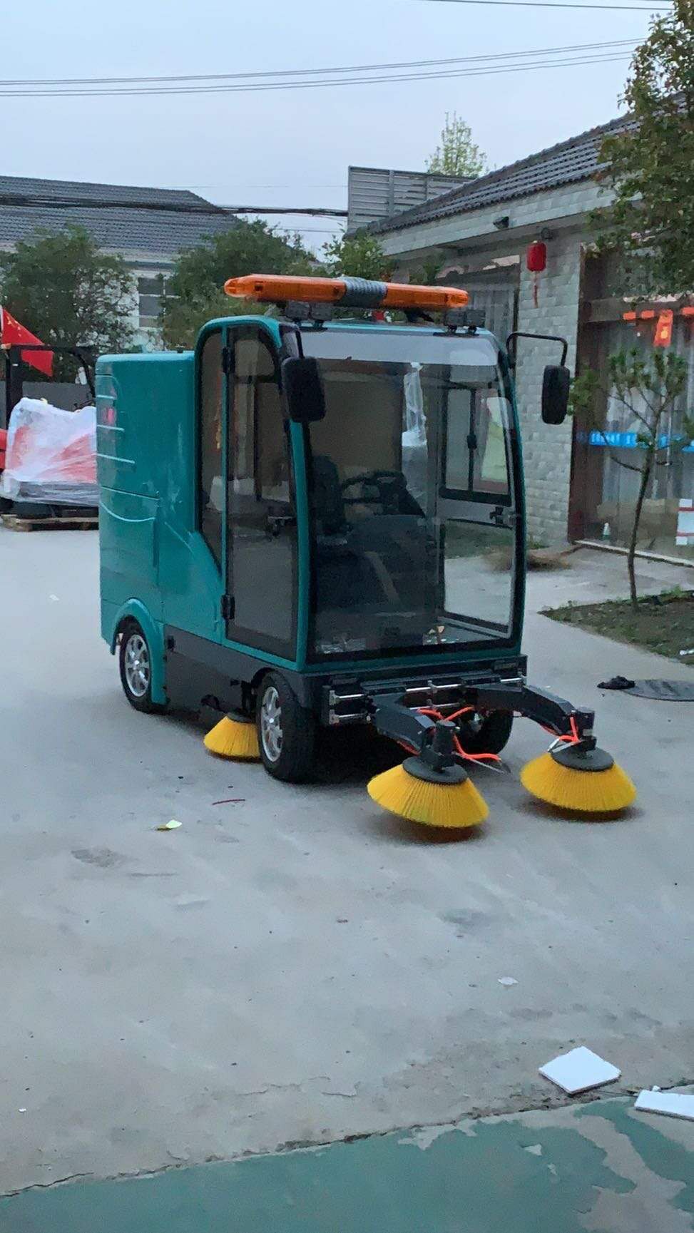 洁士AM2500TM电动四轮全封闭驾驶式扫地车/四轮全封闭驾驶式蜜柚APP下载安装/四轮全封闭驾驶式清扫车/四轮全封闭驾驶式清扫机/四轮全封闭驾驶式扫路机/四轮全封闭驾驶式扫路车